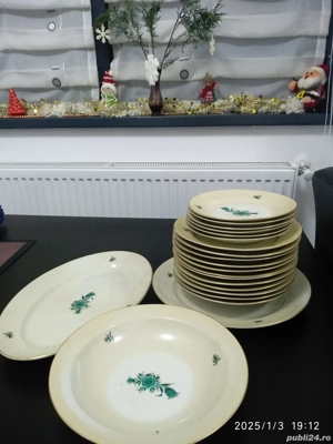 Set serviciu de masa, portelan, 18 piese plus 3 platouri