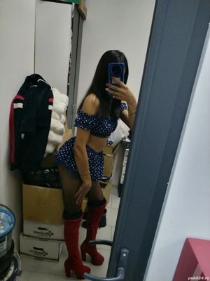 Bună! Amalia, brunetă slim