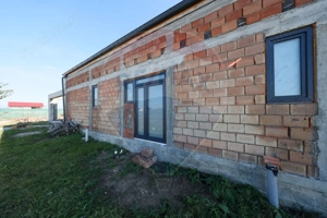 Duplex cu 2 apartamente - 6 camere, terase generoase și curte - imagine 10