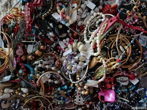 Vand lot bijuterii outlet, 2 lei bucata, min.1000 buc