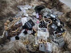 Vand lot bijuterii outlet, 2 lei bucata, min.1000 buc - imagine 5