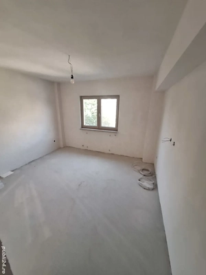 4 camere zona Ostroveni bloc tip A - imagine 3