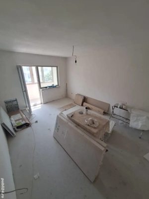 4 camere zona Ostroveni bloc tip A - imagine 2