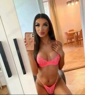 Bună sunt Miruna transexuală reală 100% am 20 de ani sunt activă și pasivă mai multe detalii la tel