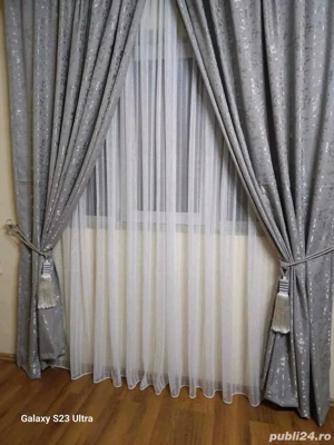 Vand doua seturi  de perdele+draperii ramase ultimile din stoc de anul trecut .Perdele sunt la 6 m f