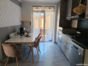 Apartament de inchiriat cu 3 camere, zona Tinertului