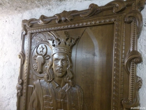 Portret sculptat după o poză 