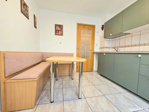 Apartament cu 3 camere 2 băi , zonă superbă 