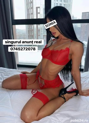 brunetă slim - imagine 4