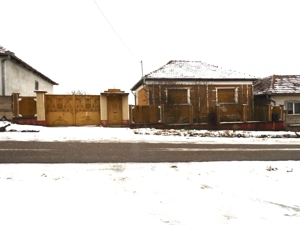 De vânzare cas  tradițional  in Cord u Bihor, dublu front stradal
