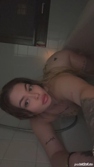 Bună sunt Valentina 22 de ani