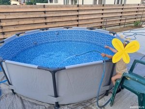 Piscina aproape noua