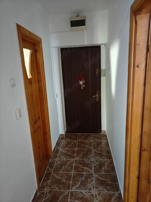 Inchiriez garsoniera decomandata, mobilata, zona buna - imagine 2