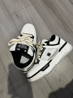 Vand papuci amiri noi fara eticheta