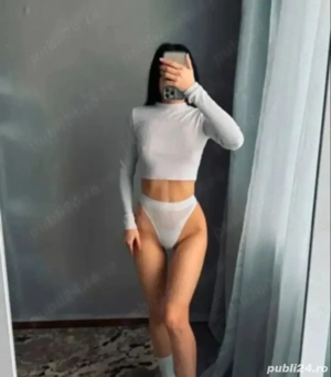 Buna . Sunt Adelina , am 22 de ani 