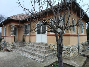 Casa cu curte si gradina - zona linistita si frumoasa - Poze noi - imagine 2
