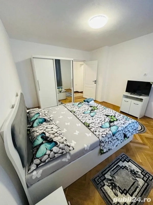 Apartament decomandat ,modern, luminos și liniștit 83 mp , vedere spectaculoasă - imagine 3