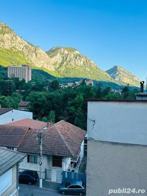 Apartament decomandat ,modern, luminos și liniștit 83 mp , vedere spectaculoasă - imagine 9