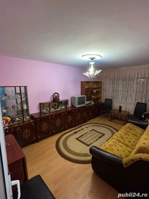 Vând apartament cu 2 camere, zona Roșiori cu Școlilor
