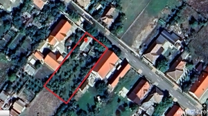 Vând casă mică cu teren mare