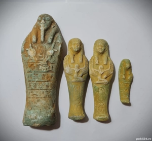 4 statuete egiptene din teracotă arsă
