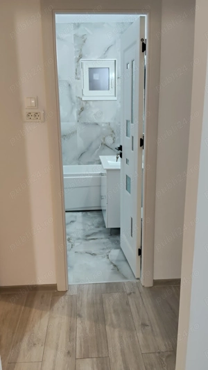 Ap la parter inalt 4 camere renovat nou centrala gaz Freidorf