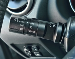 Nissan Qashqai 1.6 benzina (aspirat natural) - 117 c.p. - 2011 - panoramic + navy + camera - imagine 12