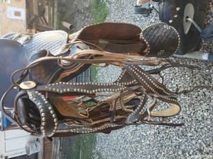 Vând  șea mărime medie