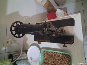 Se vinde mașina de cusut