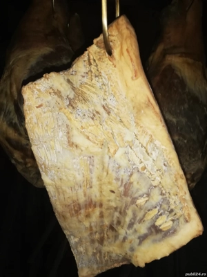 Vind slănină proaspăt afumată. 