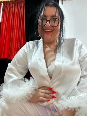 Noua în orasi  doamna ofer dragoste si pasiune fara graba poze reale %100