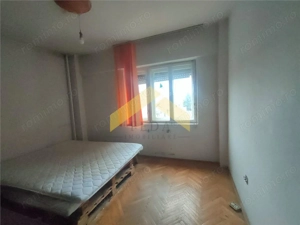 Apartament 3 camere de vanzare zona Intim - imagine 2