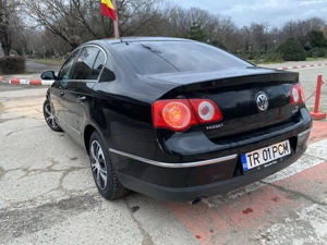 Vând Volkswagen Passat 1.6 TDI Bluemotion - imagine 7