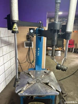 Mașinărie de dejantat roți Twin Bush