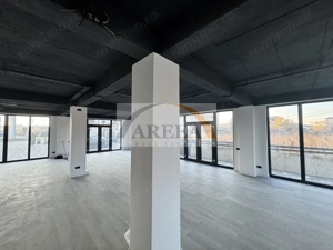 Clădire integrala de închiriat Otopeni central cu 800mp teren