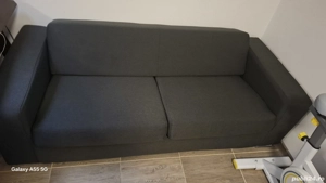 Vand canapea 200x85 cm foarte bine întreținută. Nu este extensibila.