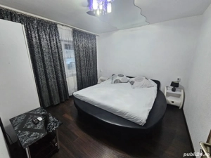 Apartament cu 3 camere de vânzare în Curtea de Argeș.