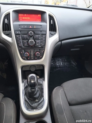 opel astra 2011 - imagine 3