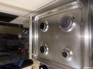 Vând aragaz Indesit 