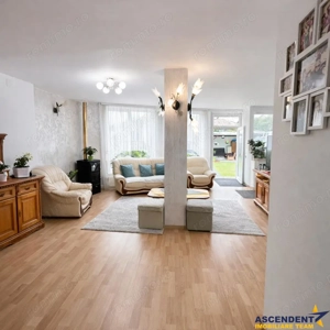 Casa in apreciabil potential,cu terase, curte,gradina echipata,2 pivnite,Str. Rodnei,Central,Targu M