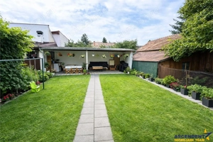 Casa in apreciabil potential,cu terase, curte,gradina echipata,2 pivnite,Str. Rodnei,Central,Targu M - imagine 18