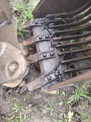 Săpături și amenajări terenuri cu miniexcavator 2t - imagine 3