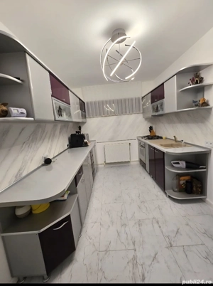 Mobiler de bucatarie cu electrocasnice și chiuvetă 