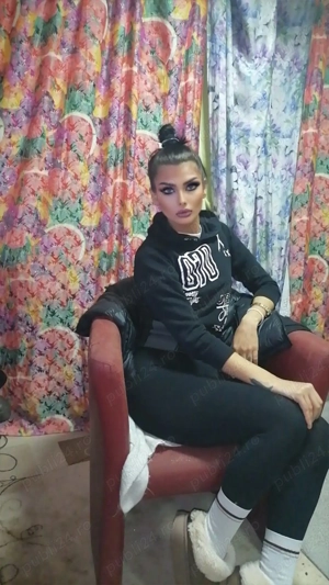 Bruneta19 ani noua cu experiență 