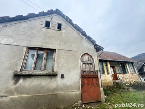 Vând casă cu teren - imagine 2