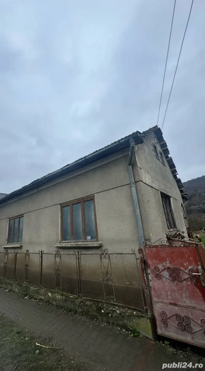 Vând casă cu teren