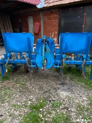 Vând  semanatoare de porumb spc4  - imagine 2