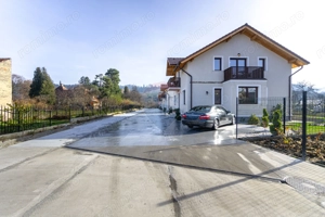 CASE NOI ÎN ARHITECTURĂ ALPINO-MODERNĂ CU ALEE PRIVATA | CRISTIAN - imagine 3