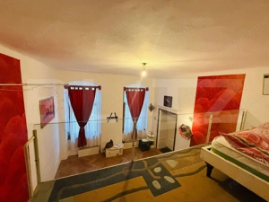  Garsonieră spațioasă, tip duplex, în centrul istoric al Brașovului  - imagine 3