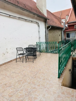  Garsonieră spațioasă, tip duplex, în centrul istoric al Brașovului  - imagine 14